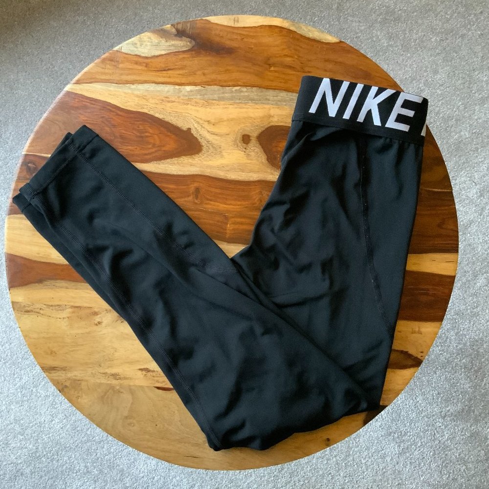 Nike Pro 7/8" Black Leggings Size S